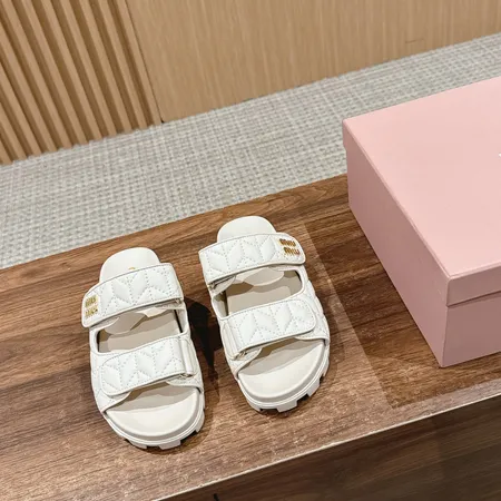 ミュウミュウ スリッパ