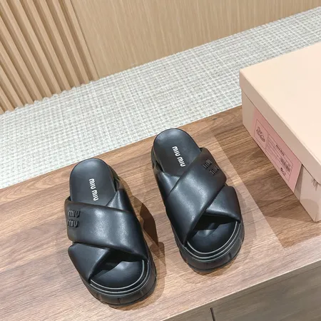 ミュウミュウ スリッパ