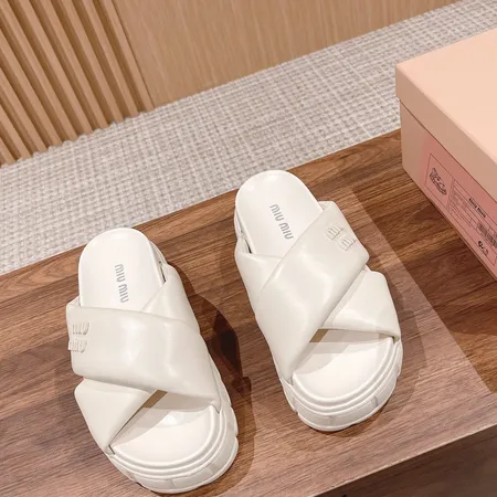 ミュウミュウ スリッパ