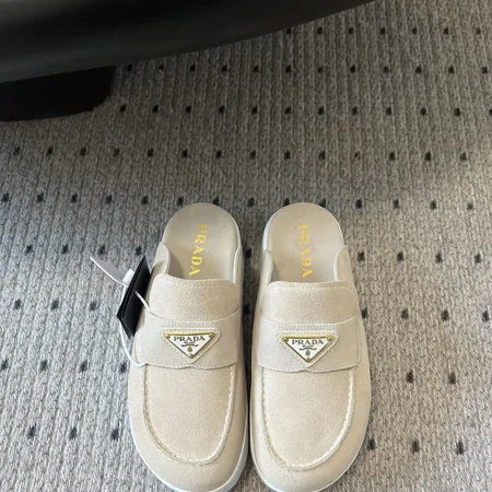 プラダ スリッパ