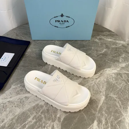 プラダ スリッパ