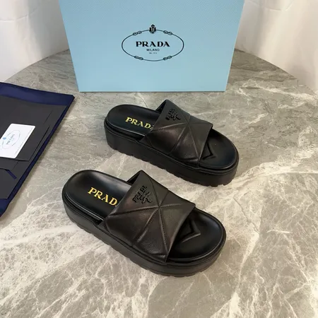 プラダ スリッパ