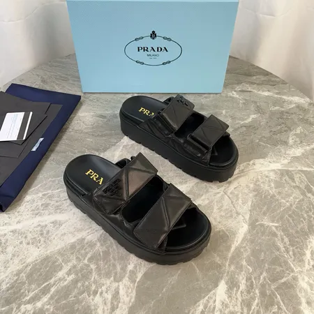 プラダ スリッパ