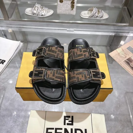 フェンディ スリッパ