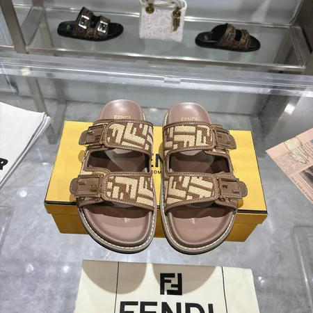フェンディ スリッパ