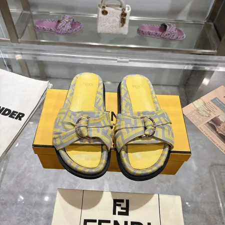 フェンディ スリッパ