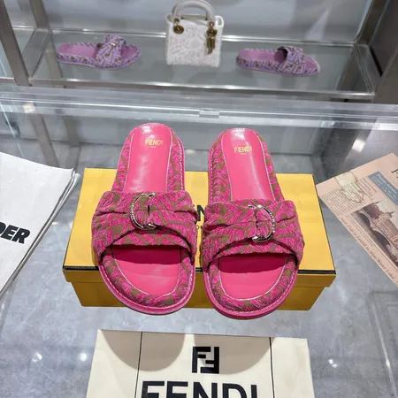 フェンディ スリッパ