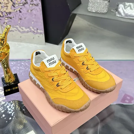 ミュウミュウ カジュアルシューズ