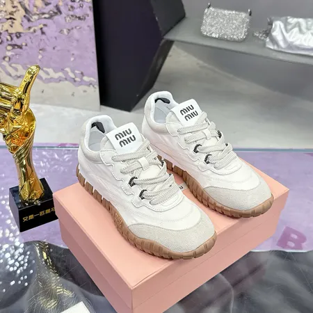 ミュウミュウ カジュアルシューズ