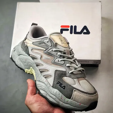 フィラ スニーカー