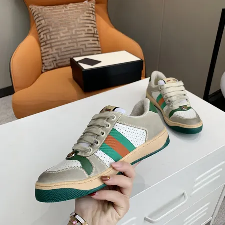 グッチ カジュアルシューズ