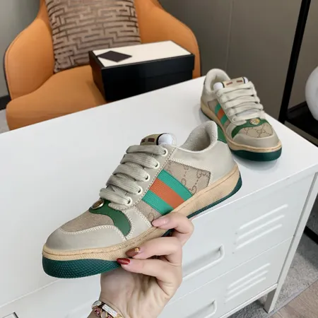 グッチ カジュアルシューズ