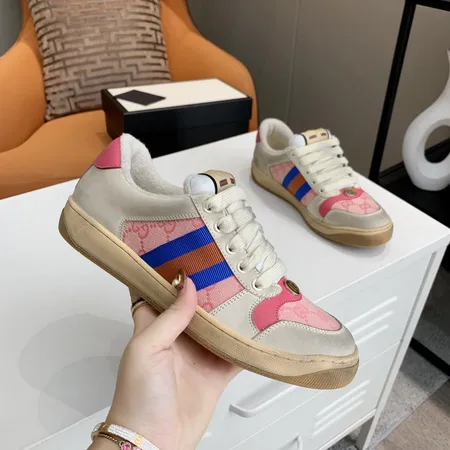 グッチ カジュアルシューズ