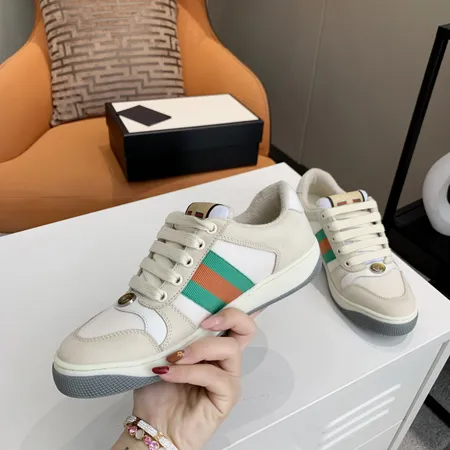 グッチ カジュアルシューズ