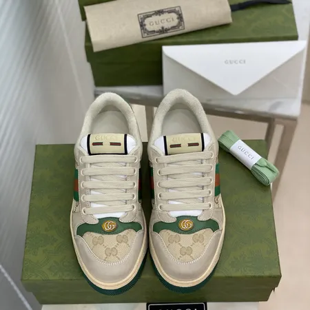 グッチ カジュアルシューズ