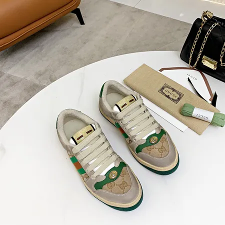 グッチ カジュアルシューズ