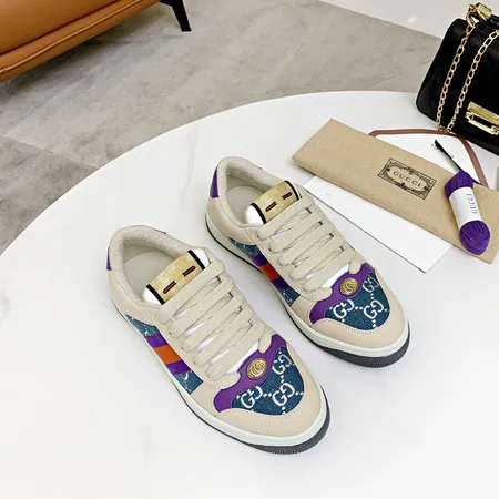 グッチ カジュアルシューズ