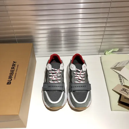 バーバリー ス スニーカー