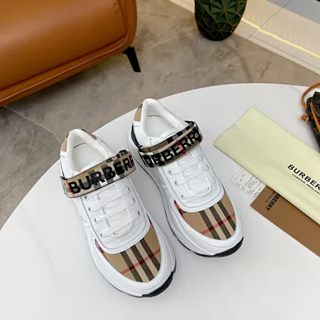 バーバリー ス スニーカー