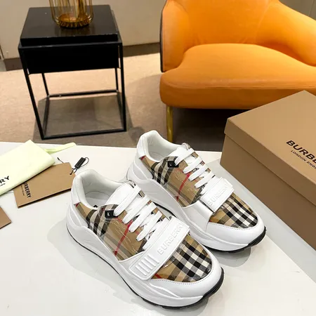 バーバリー ス スニーカー