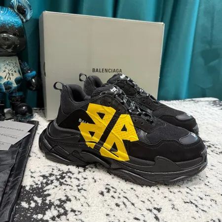 バレンシアガ スニーカー