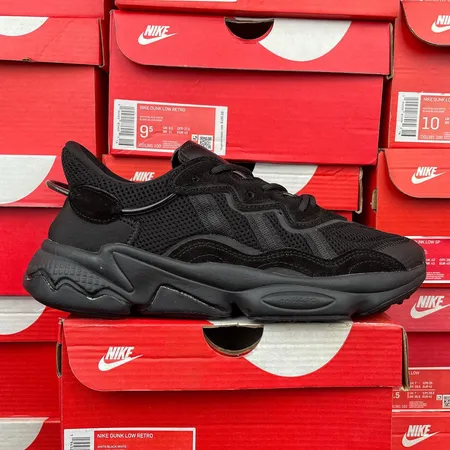 アディダス スニーカー