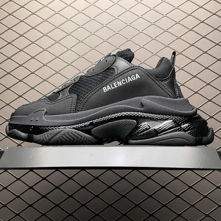 バレンシアガ スニーカー