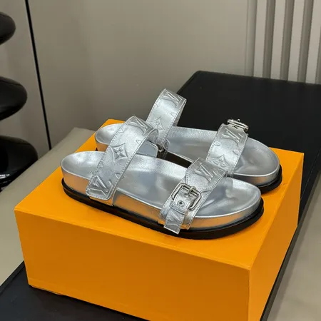 ルイヴィトン スリッパ