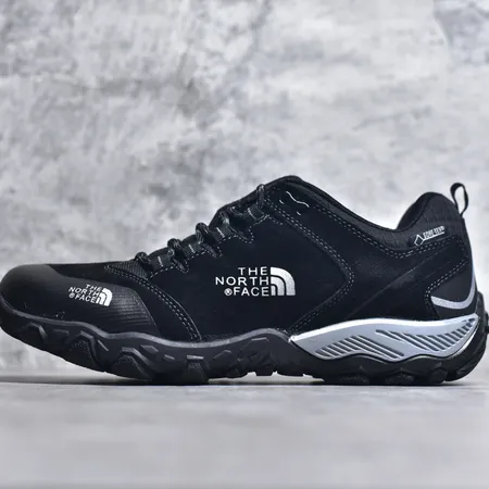 ノースフェイス スニーカー
