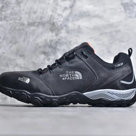 ノースフェイス スニーカー