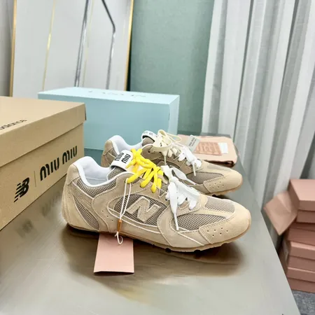 ミュウミュウ スニーカー