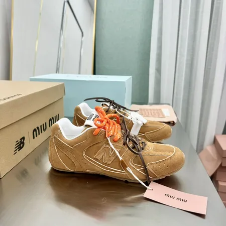 ミュウミュウ スニーカー