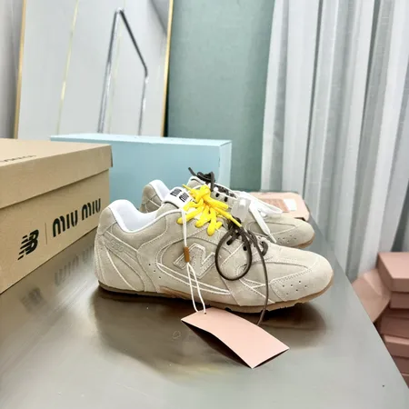 ミュウミュウ スニーカー