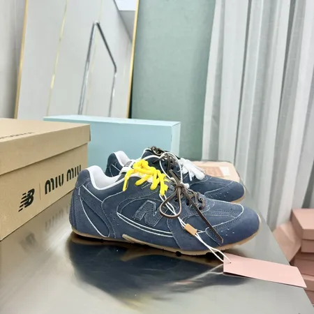 ミュウミュウ スニーカー