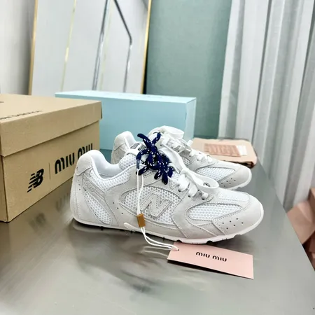 ミュウミュウ スニーカー
