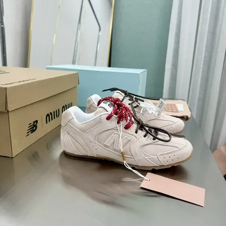 ミュウミュウ スニーカー