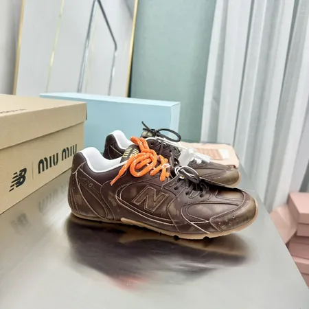 ミュウミュウ スニーカー