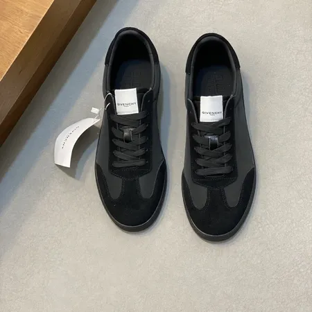 ジバンシィ カジュアルシューズ