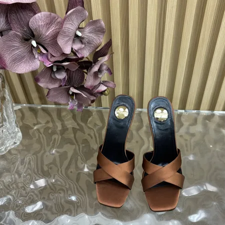 イブサンローラン サンダル