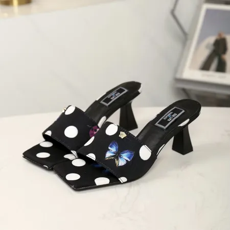 ヴェルサーチ サンダル