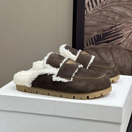 プラダ スリッパ