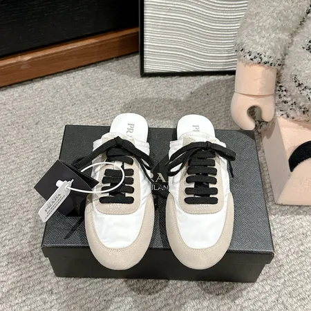 プラダ スリッパ