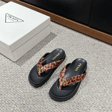 プラダ スリッパ