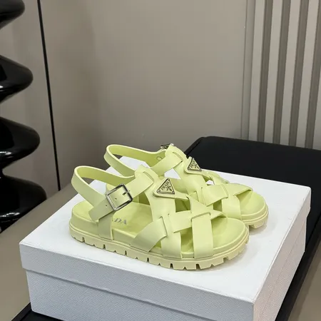 プラダ サンダル