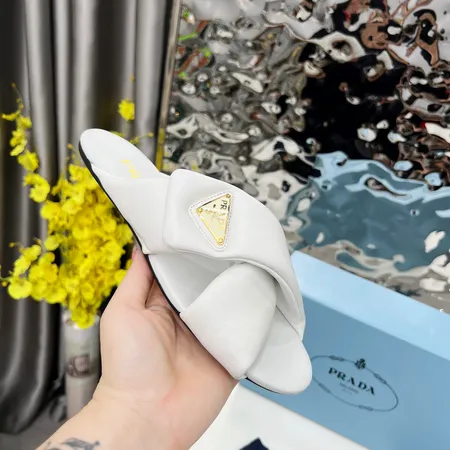 プラダ スリッパ