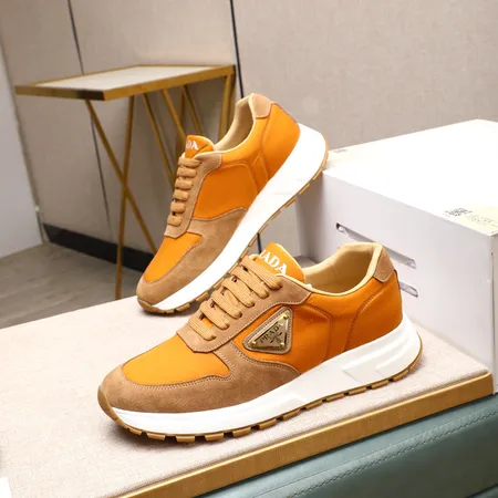 プラダ カジュアルシューズ