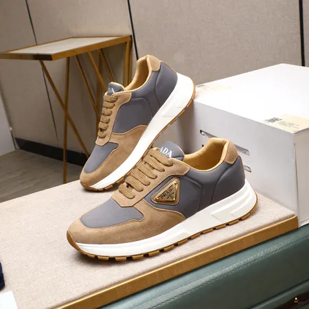 プラダ カジュアルシューズ