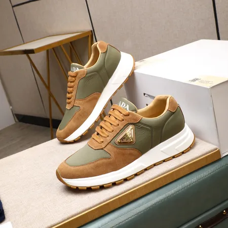 プラダ カジュアルシューズ