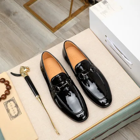 グッチ ビジネスシューズ