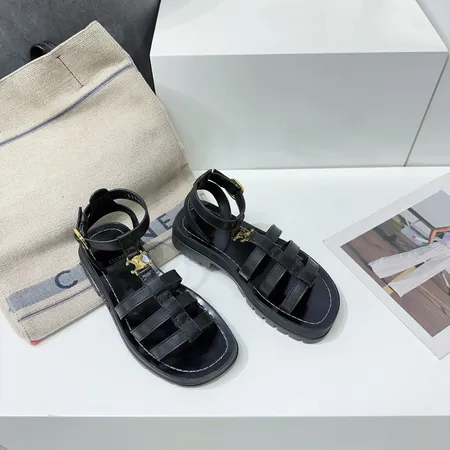 セリーヌ サンダル